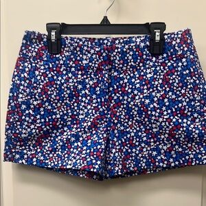 Vineyard Vine Blue and Red Bermuda Shorts with Festive Pattern